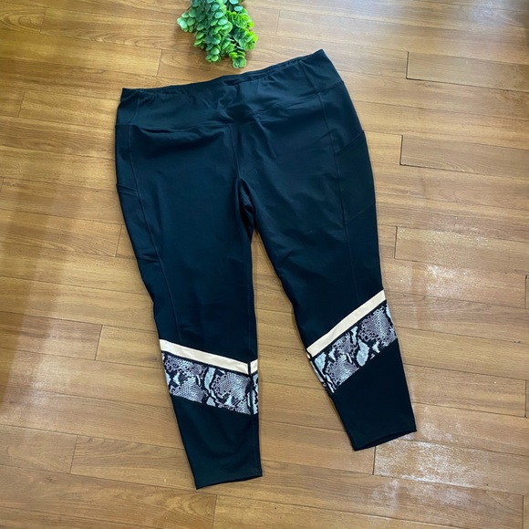 Torrid 3 piece snakeskin print set sports bra legging tank 3/4 - Picture 8 of 11